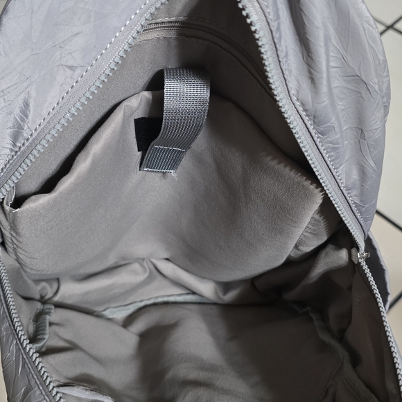 Stylish Gray Backpack - Picture 3 of 6